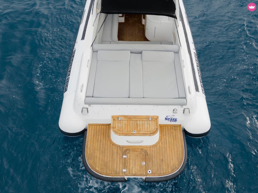 Plages secrètes et grottes : excursion privée en bateau au départ de Kolymvari (6 h)