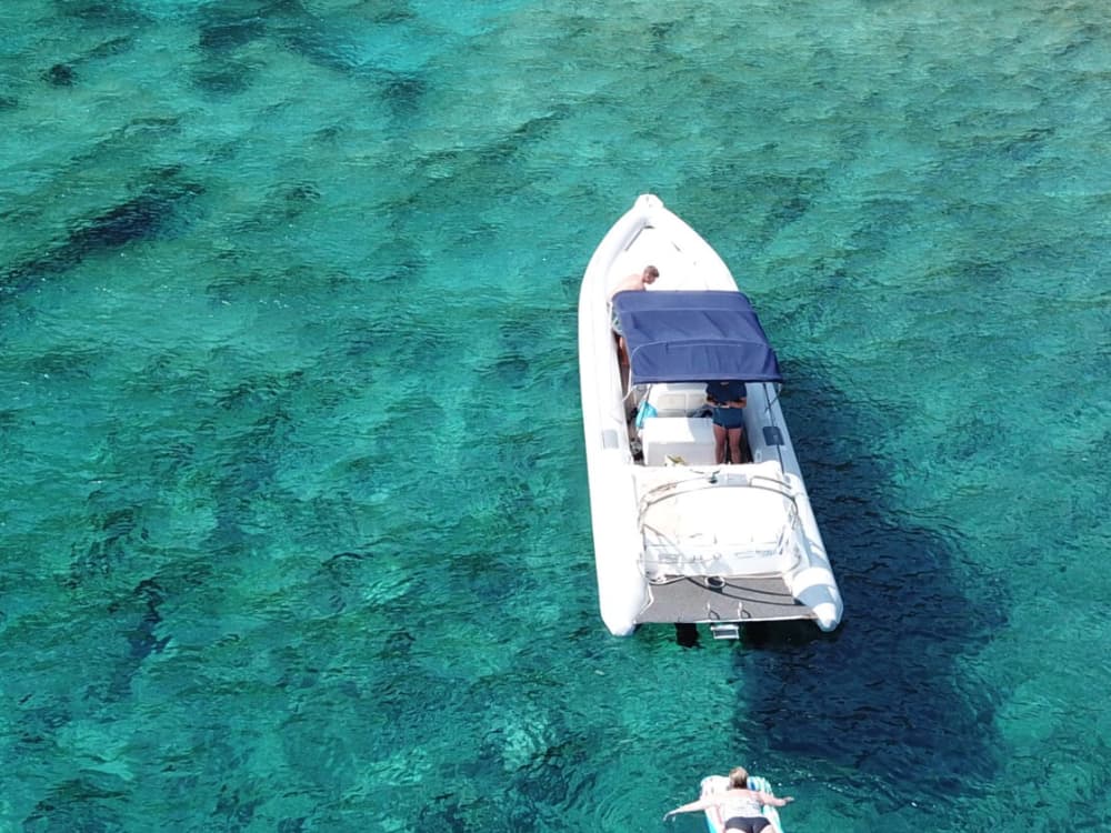 De Kolymvari à Menies : Exploration en bateau des joyaux secrets de la côte - 4h