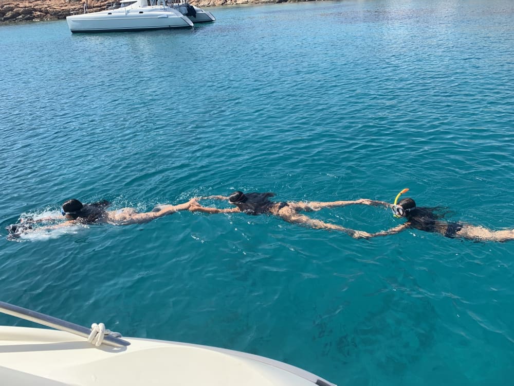 4 hours to discover Agios Nikolaos on a motorboat