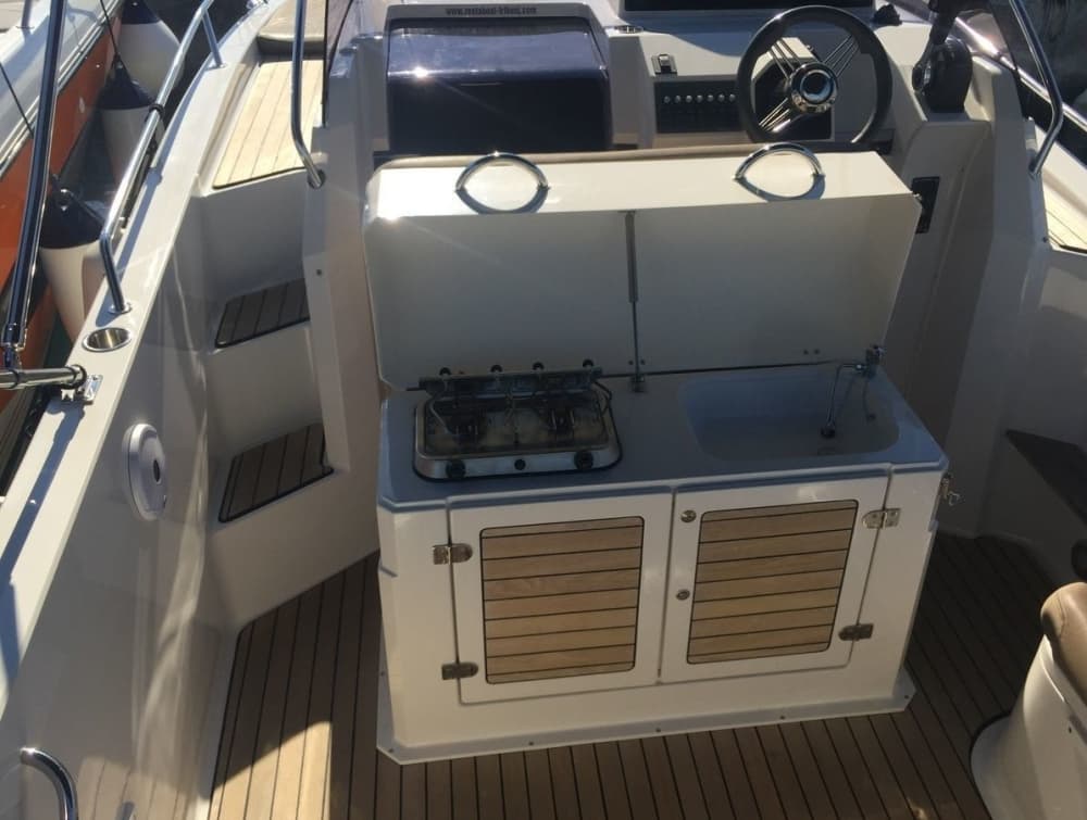 Scopri Cavtat con un'escursione di un'intera giornata in motoscafo.