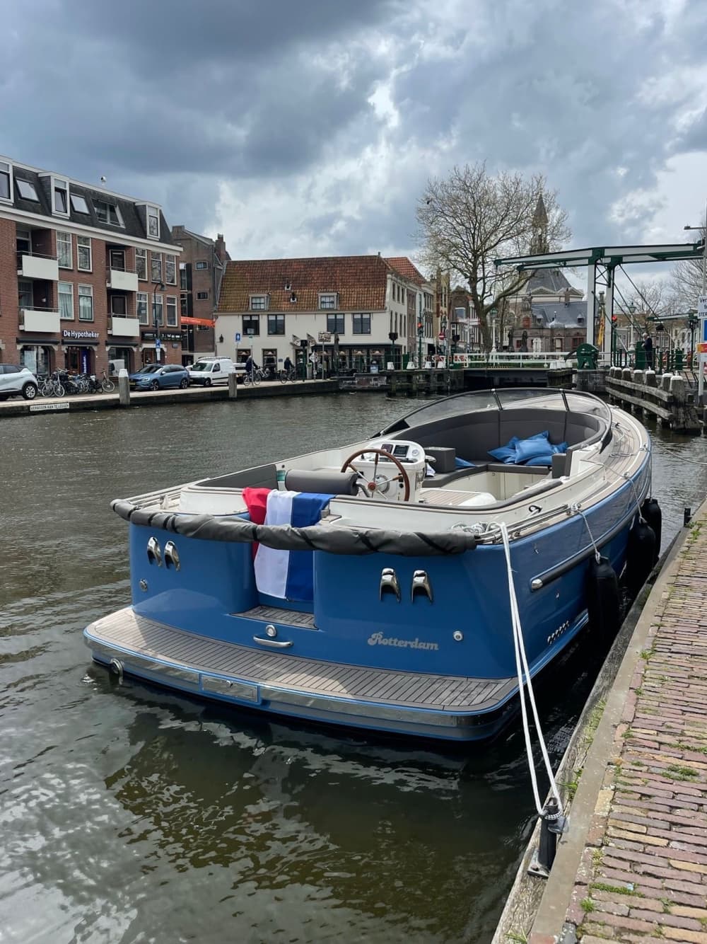 Scopri Rotterdam con un'escursione di un'intera giornata in motoscafo.