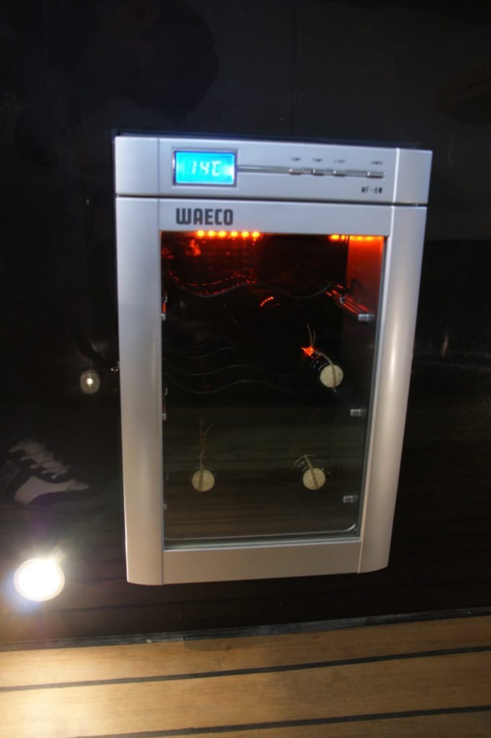 Scopri Rotterdam con un'escursione di un'intera giornata in motoscafo.