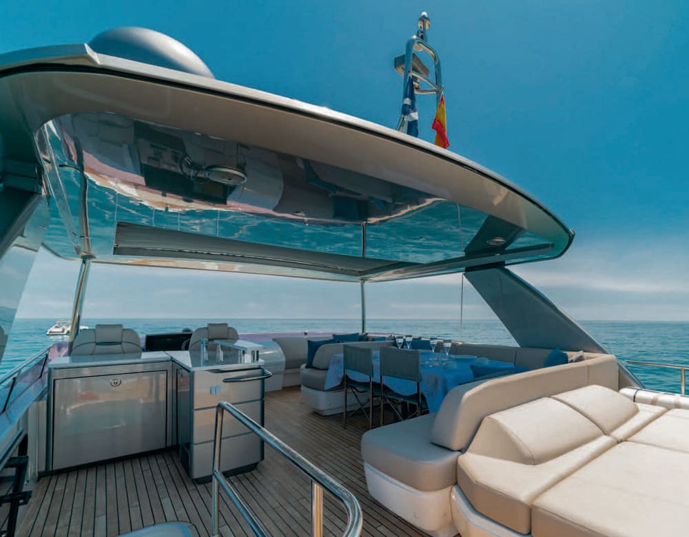 Czarter jachtu Princess F70 w Marbelli – 6-godzinny rejs po Morzu Śródziemnym