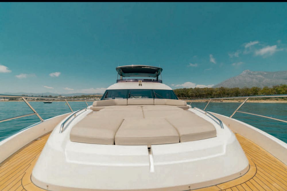 Czarter jachtu Princess F70 w Marbelli – 6-godzinny rejs po Morzu Śródziemnym