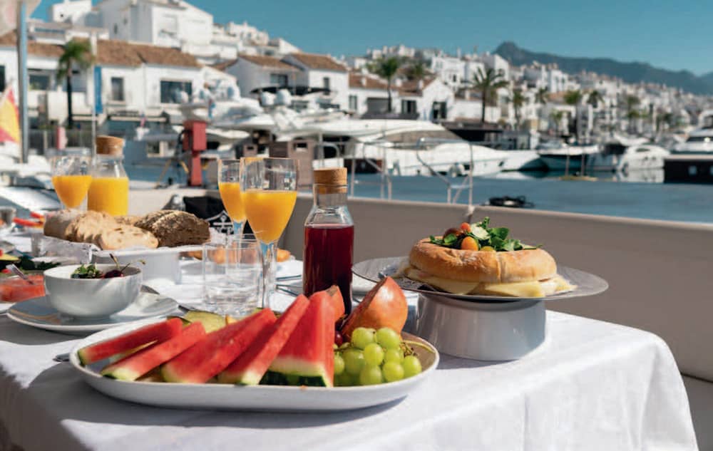 Czarter jachtu Princess F70 w Marbelli – 6-godzinny rejs po Morzu Śródziemnym