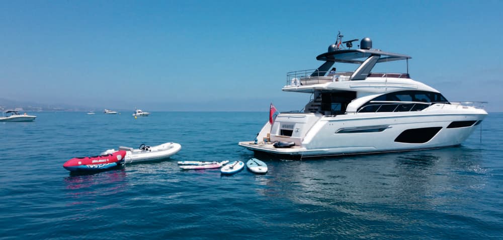 Czarter jachtu Princess F70 w Marbelli – 6-godzinny rejs po Morzu Śródziemnym