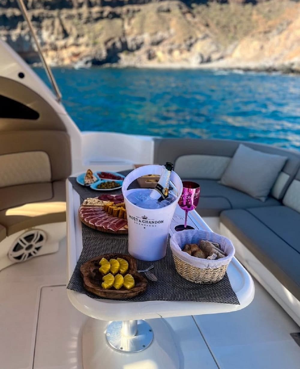 Passeio exclusivo de iate de meio dia em Gran Canaria