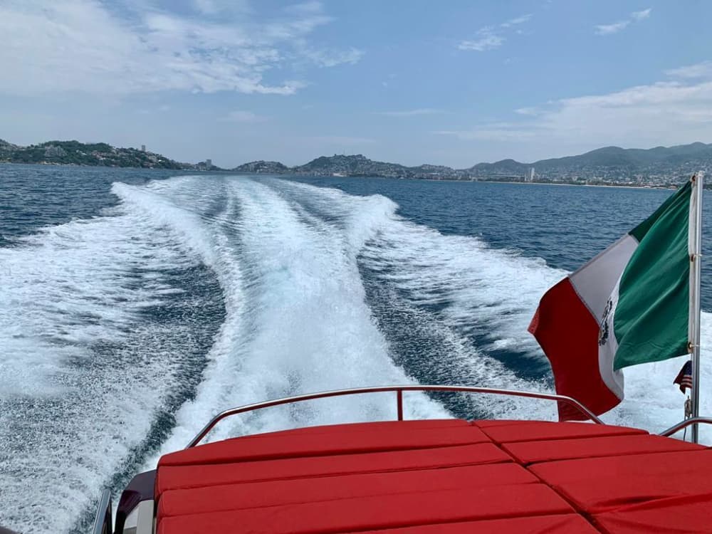 Découvrez les rivages de Cabo San Lucas : une excursion d'une journée complète à bord d'un bateau à moteur