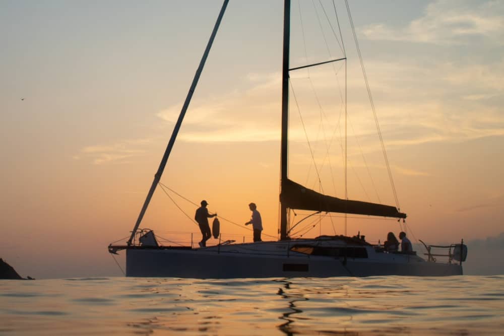 Prepare-se para a alegria: um dia inteiro de navegação autêntica em Donostia-San Sebastián a bordo de um veleiro.