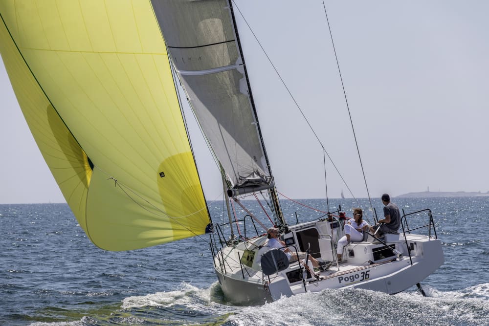 Prepare-se para a alegria: um dia inteiro de navegação autêntica em Donostia-San Sebastián a bordo de um veleiro.