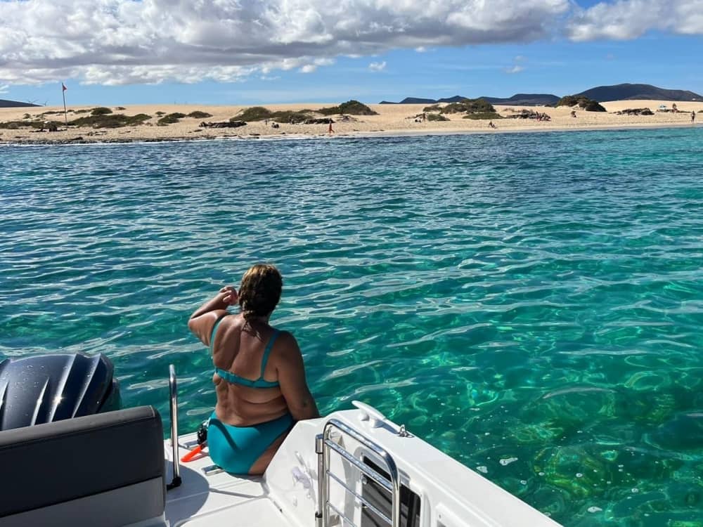 3,5 Stunden Sonne rund um Lanzarote auf einem Motorboot