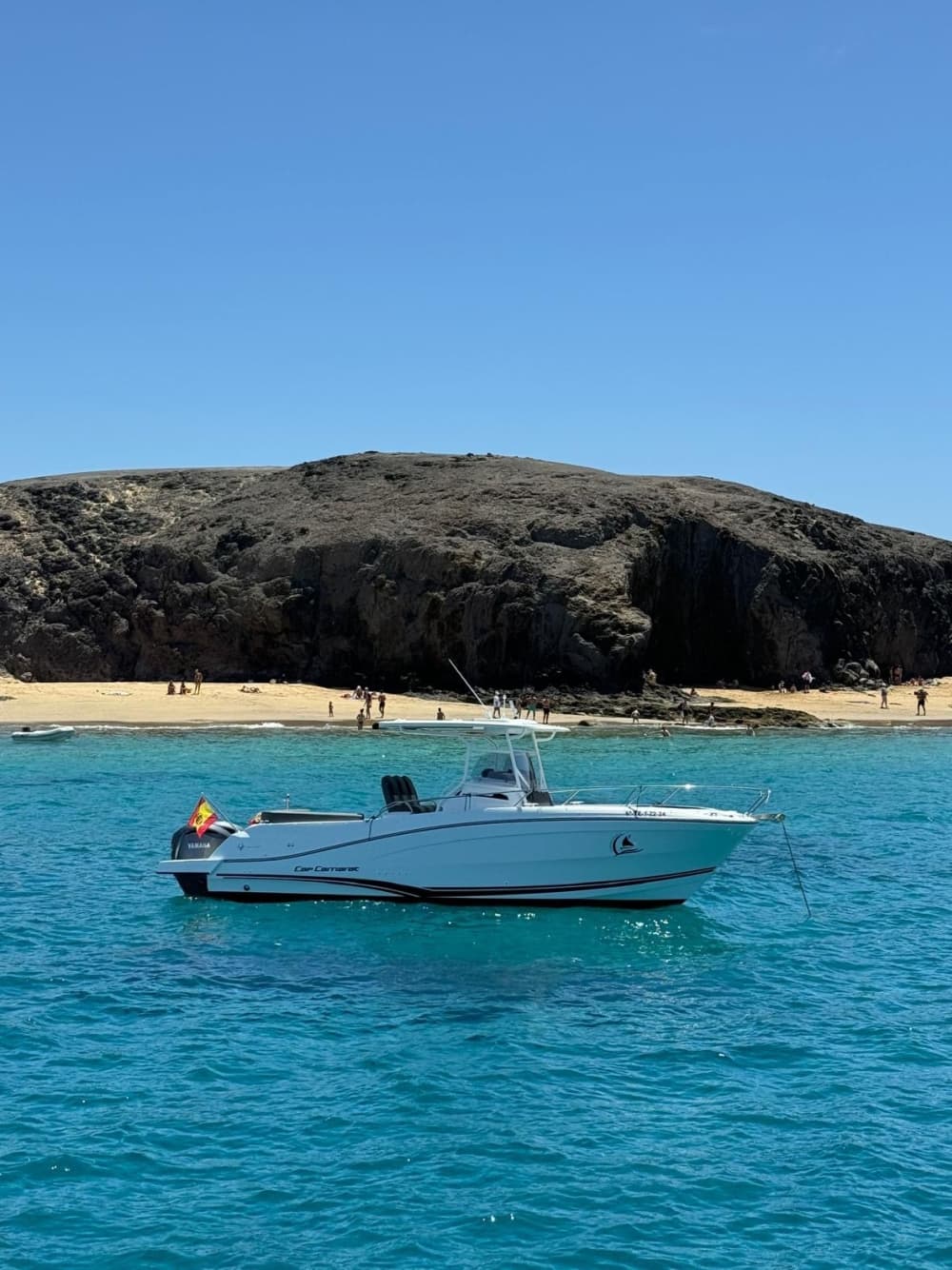 3,5 Stunden Sonne rund um Lanzarote auf einem Motorboot
