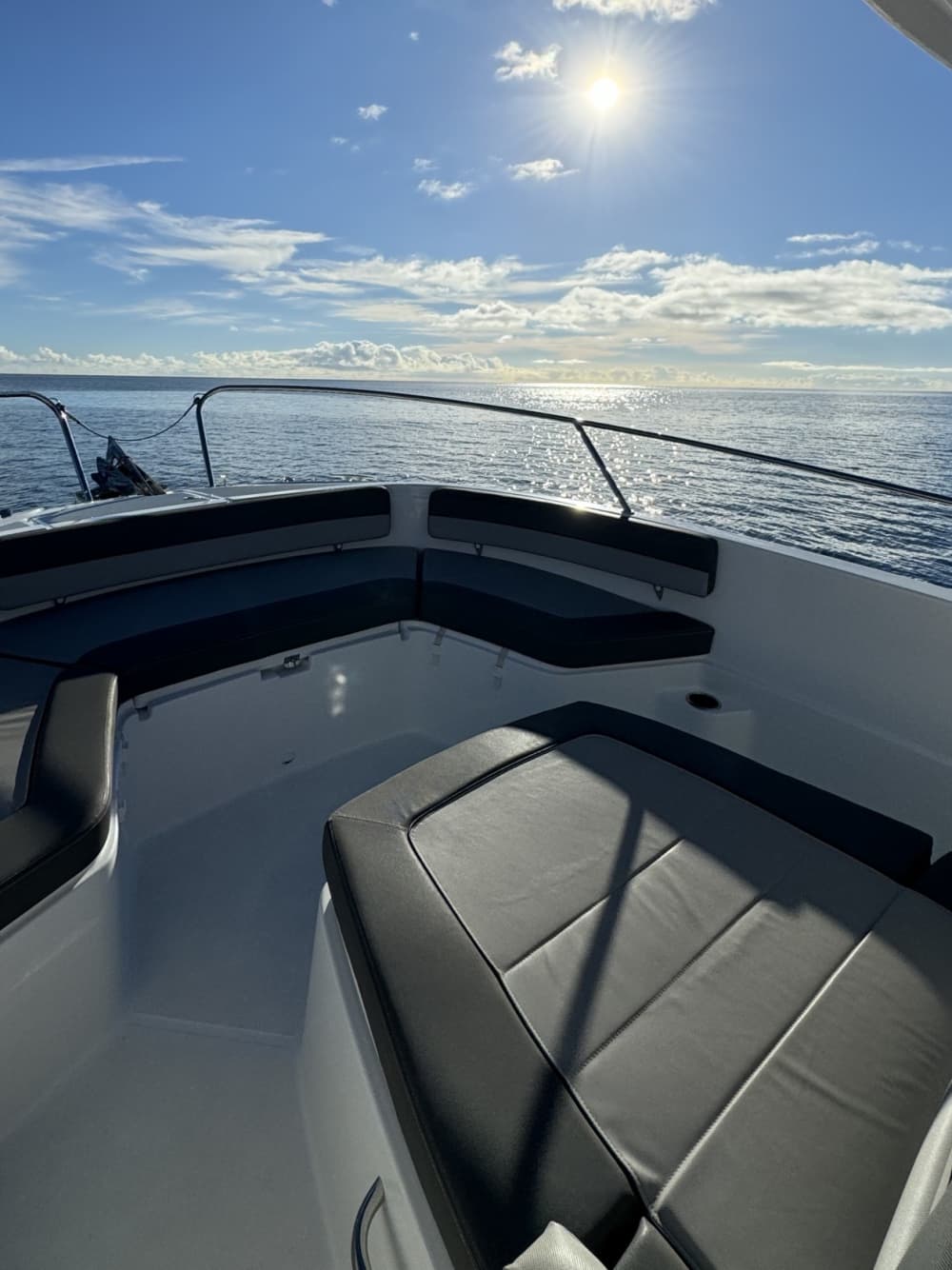 3,5 Stunden Sonne rund um Lanzarote auf einem Motorboot