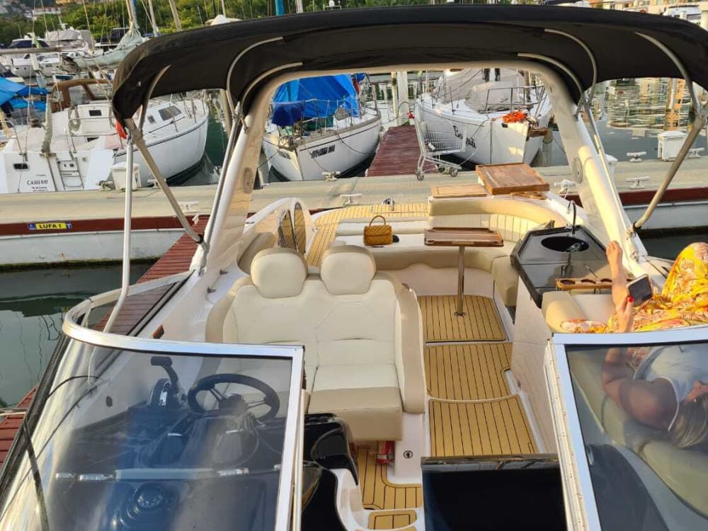 Verken Angra dos Reis per boot: een hele dag op het water aan boord van een motorboot.
