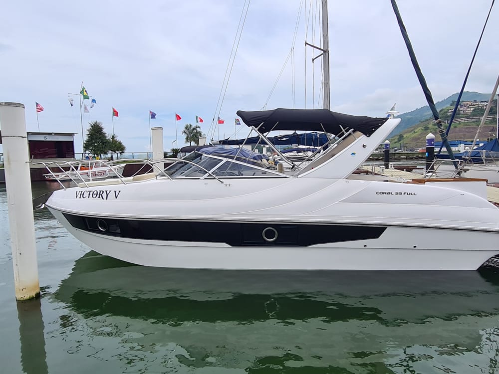Verken Angra dos Reis per boot: een hele dag op het water aan boord van een motorboot.
