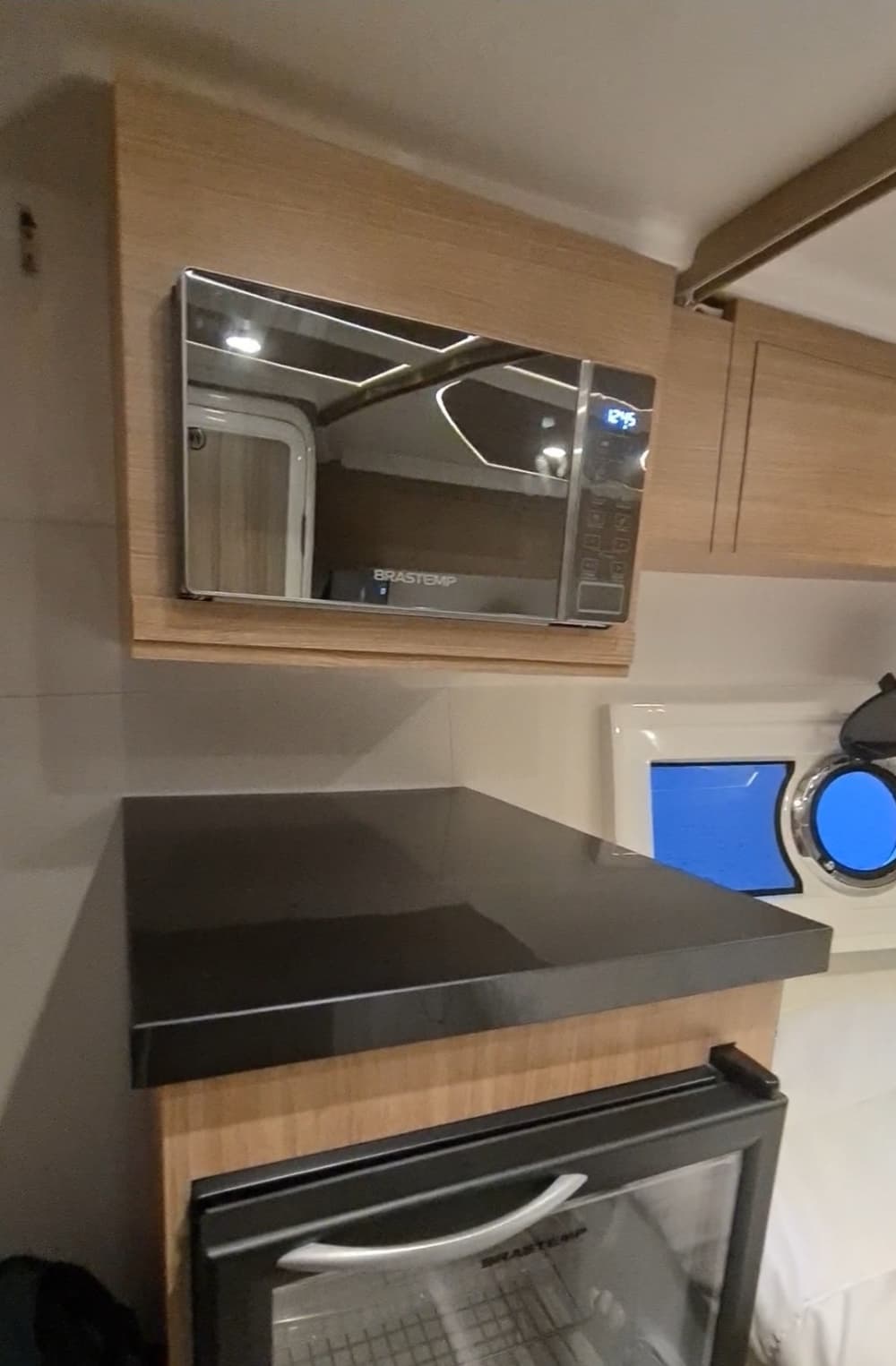 Verken Angra dos Reis per boot: een hele dag op het water aan boord van een motorboot.