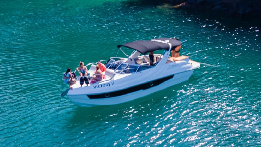 Verken Angra dos Reis per boot: een hele dag op het water aan boord van een motorboot.