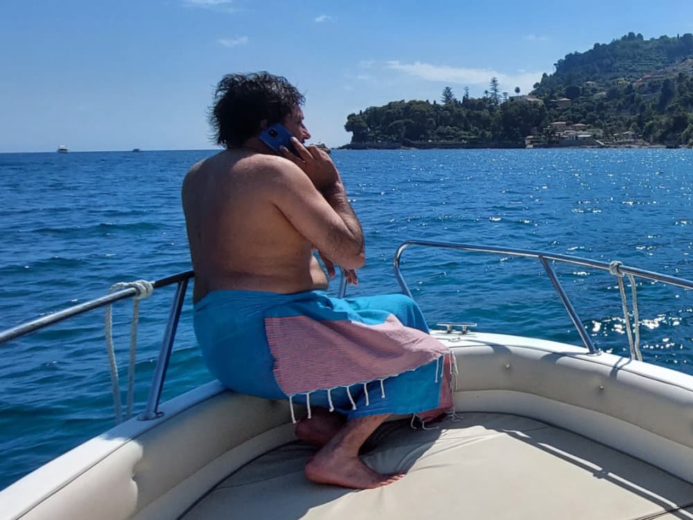 Исследуйте Санремо за полдня: арендуйте моторную лодку на 4 часа.