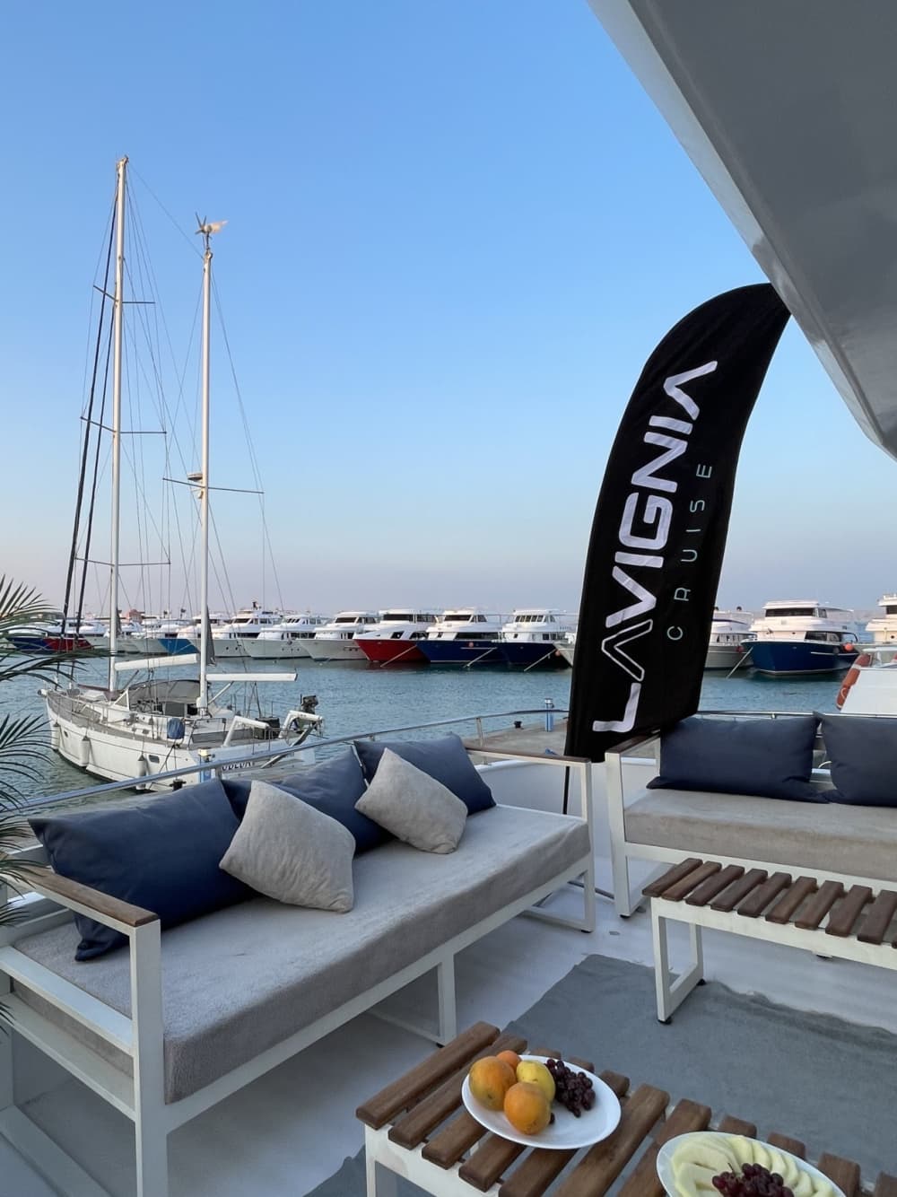 Sofisticação no mar: Descubra Hurghada a bordo de um iate de luxo.