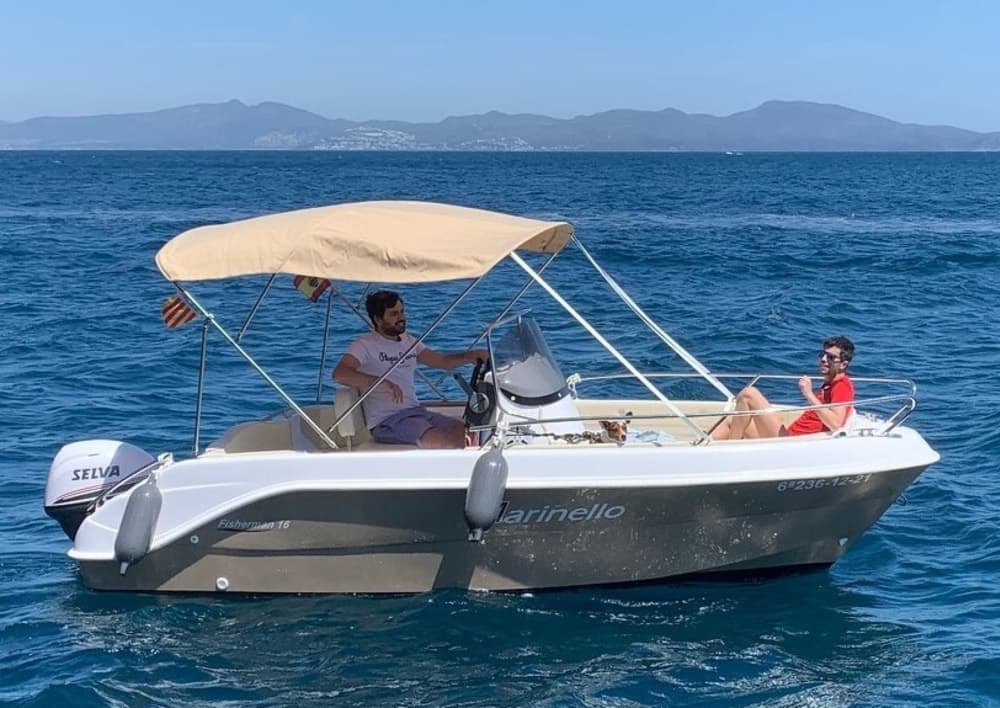 Spend 9h on the warm waters of L'Estartit