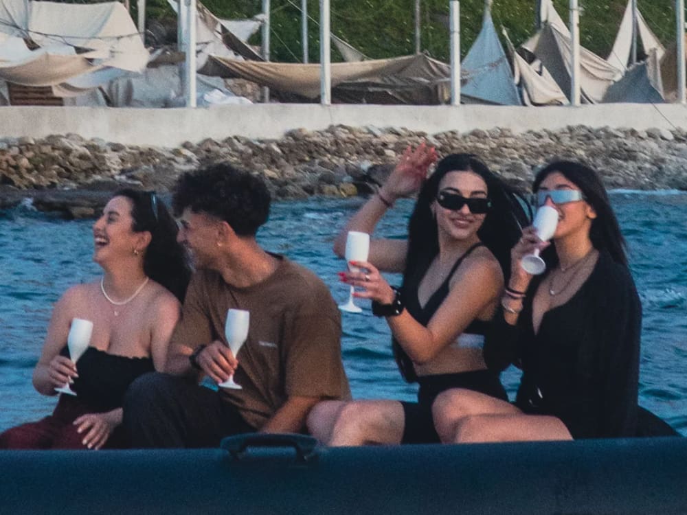 День в раю: тур по лучшим пляжам Миконоса