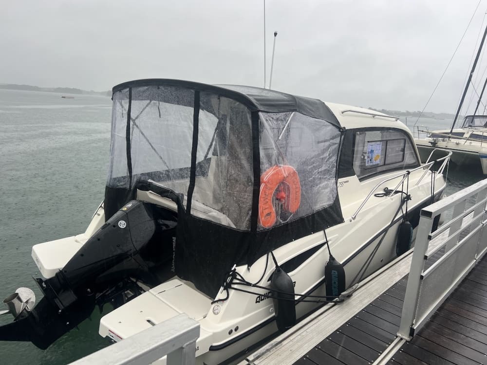 Découvrez La Trinité-sur-Mer en bateau à moteur pendant 9h