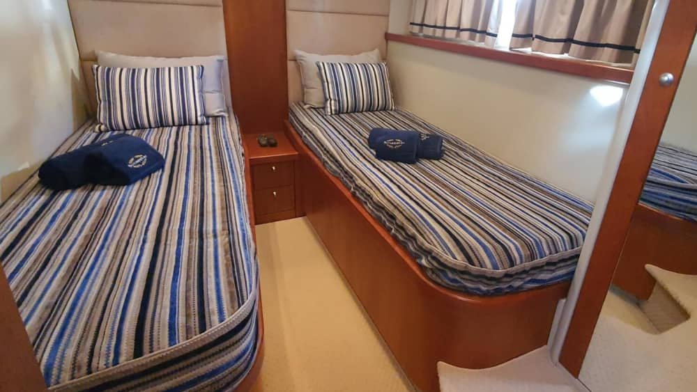 Algarve Wonders – Full-Day Yacht Cruise to Benagil & Beyond