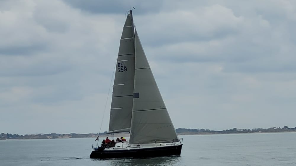 Viaje privado en velero de 7 horas en Nieuwpoort