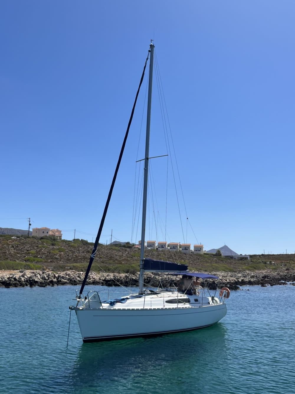 Однодневное парусное приключение на лодке «Авра»
Из
Венецианской гавани Ханьи
3 остановки для купания
До 4 человек