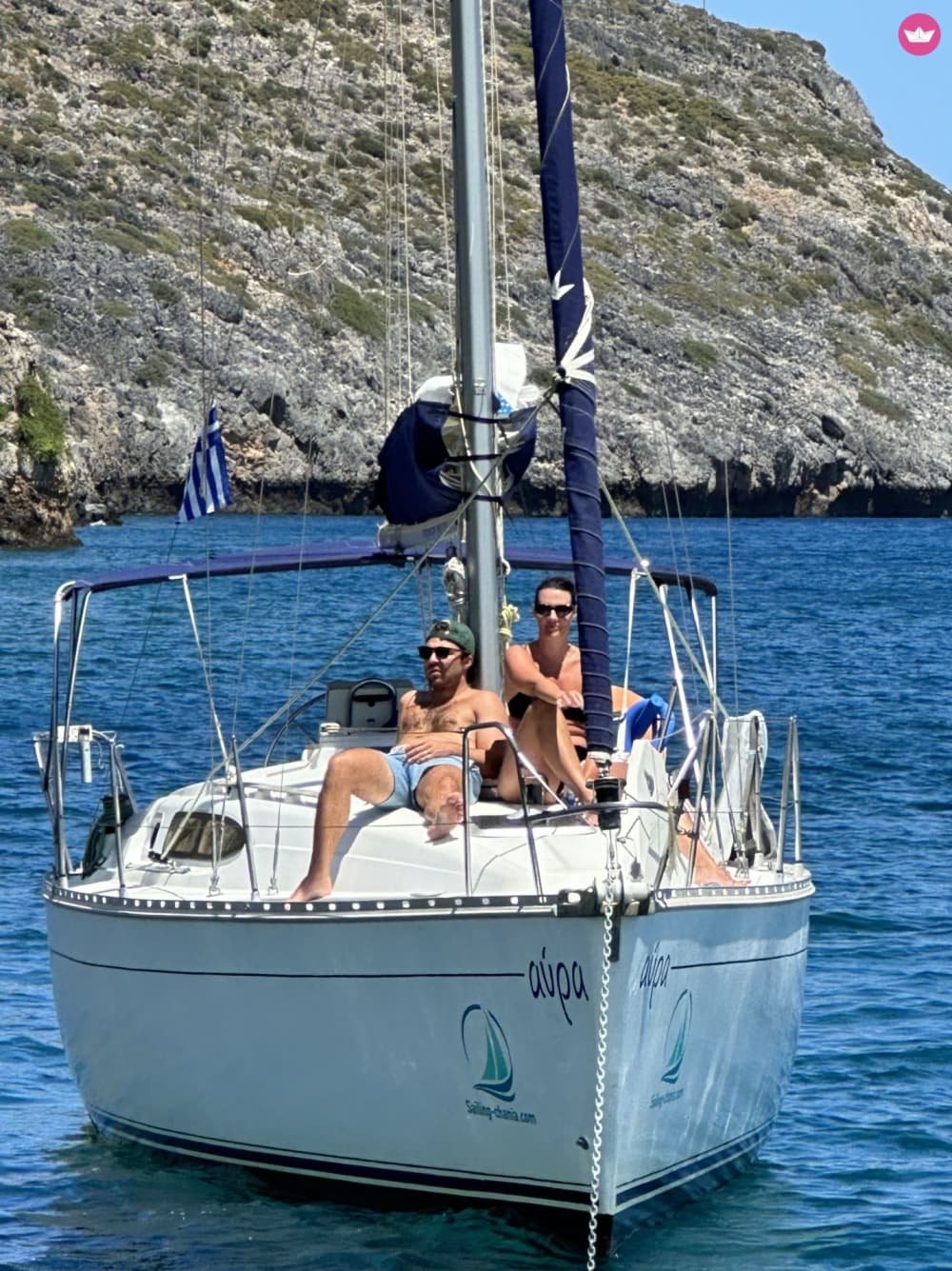 Однодневное парусное приключение на лодке «Авра»
Из
Венецианской гавани Ханьи
3 остановки для купания
До 4 человек