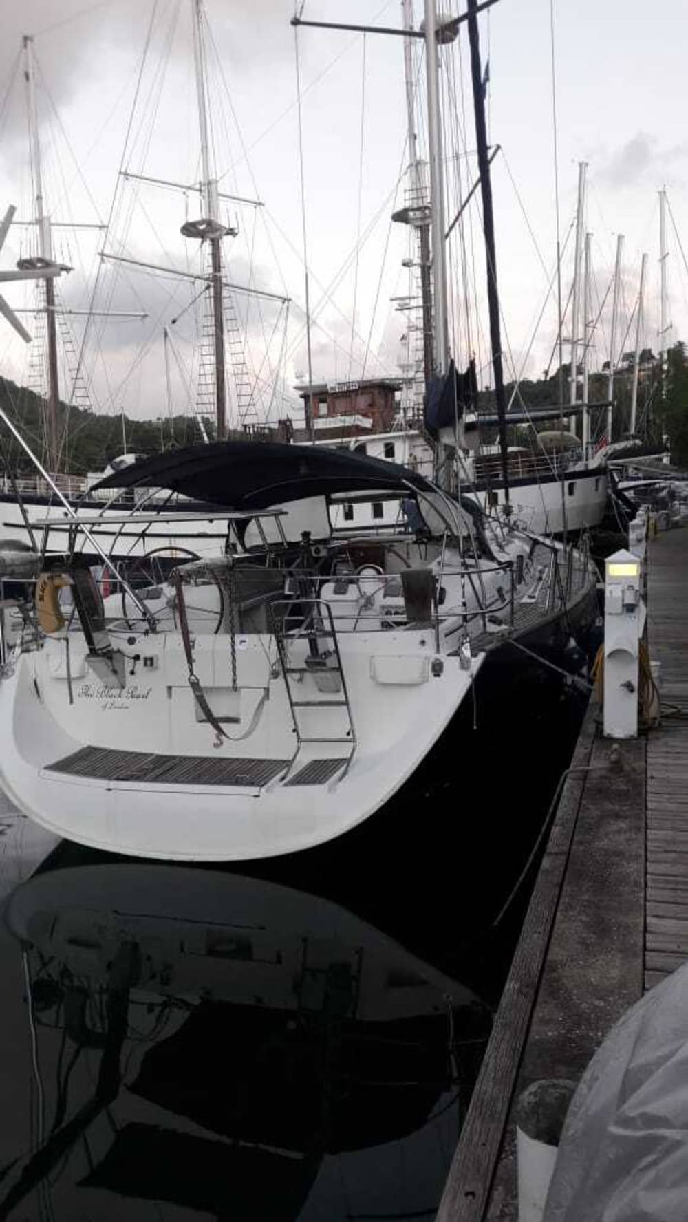Ganztägiges Segelerlebnis auf einem Segelboot in Castries