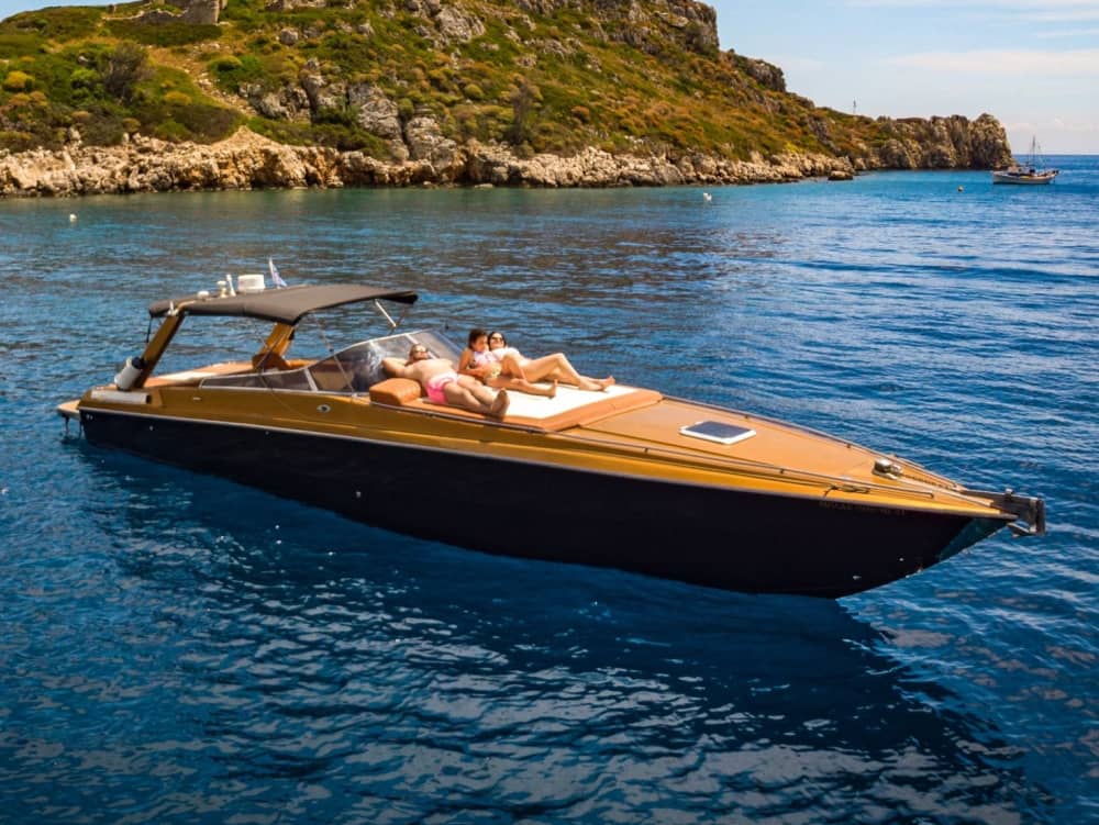 Rejs wzdłuż wybrzeża Zakynthos do Błękitnych Jaskiń i Navagio