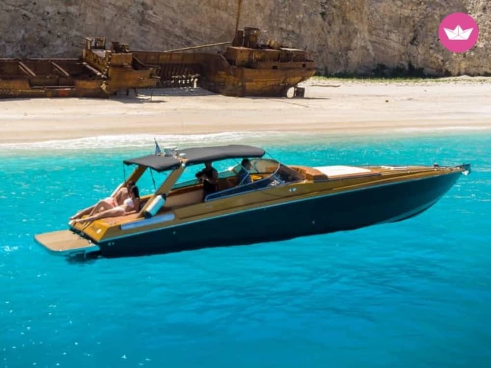 Rejs wzdłuż wybrzeża Zakynthos do Błękitnych Jaskiń i Navagio