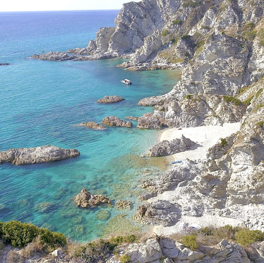 Tour Esclusivo in Barca a Vela a Tropea - Mezza Giornata