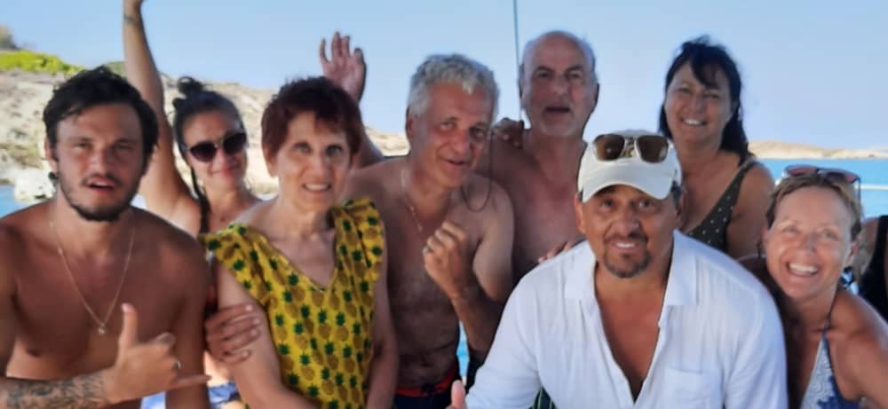 2h30 à Paros : louez un bateau à moteur et profitez-en