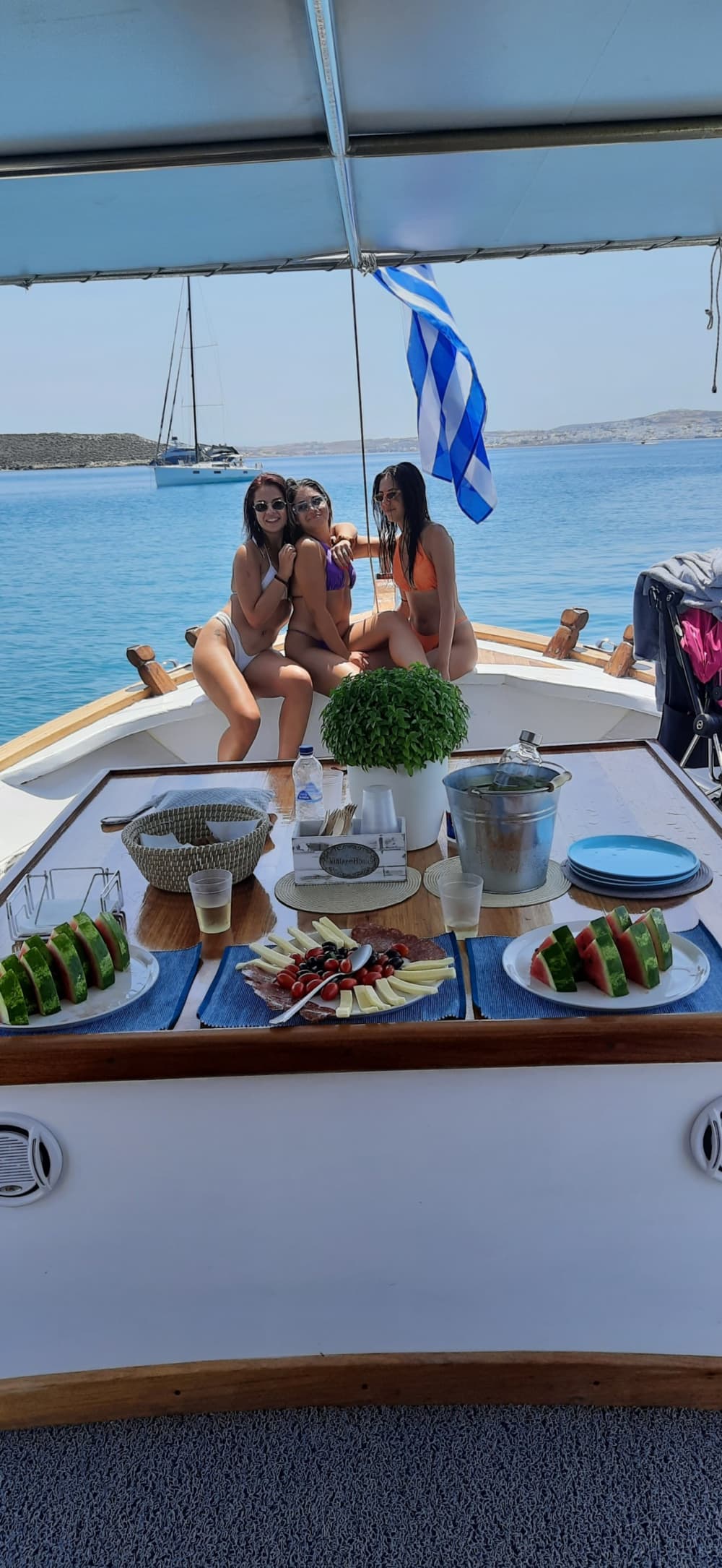 2h30 in Paros: Rent a motorboat and enjoy