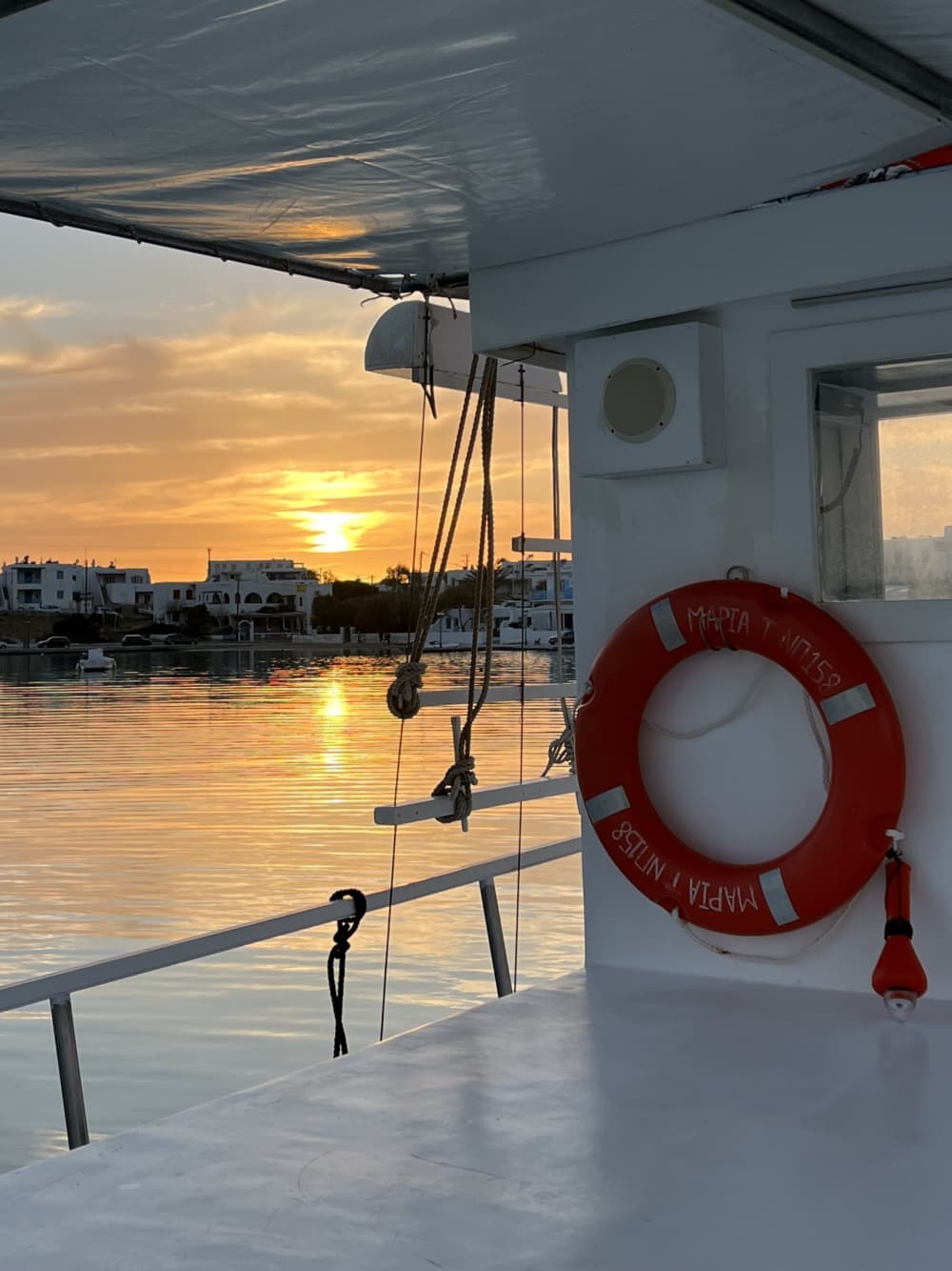 Easy Paros getaway: A 4h boat trip on a motorboat