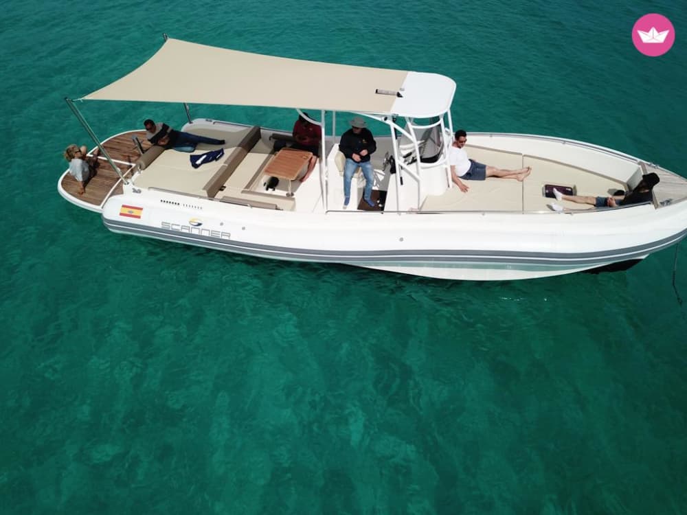 Przygoda na wybrzeżu motorówką – nurkowanie z rurką, SUP i ukryte zatoczki