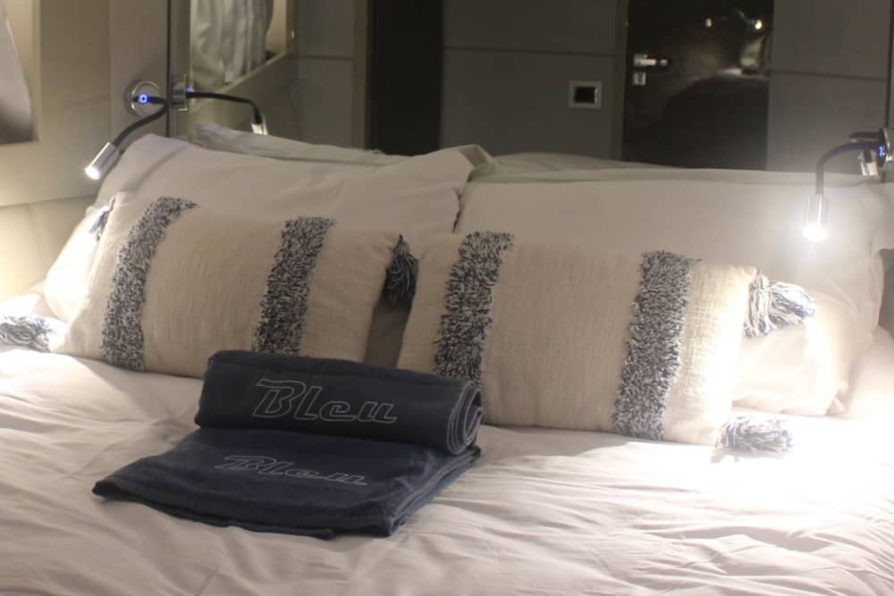 Huur een motorboot voor 3,5 uur plezier.