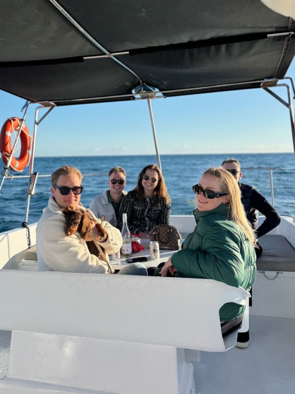 STWÓRZ SWOJĄ CHWILĘ: PRYWATNA ŁÓDŹ: NAPOJE-PŁYW WIOŚLĄ-DELFIN-SNORKEL-WĘDKOWANIE 3 GODZINY