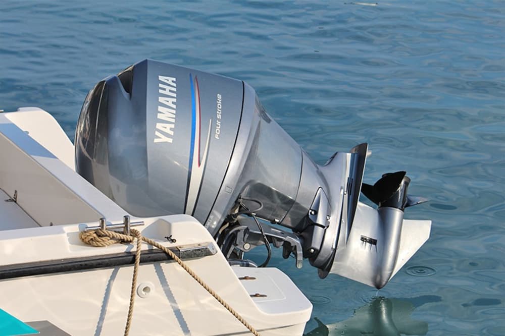 One day around Makarska: Enjoy 9h of discovery on a motorboat