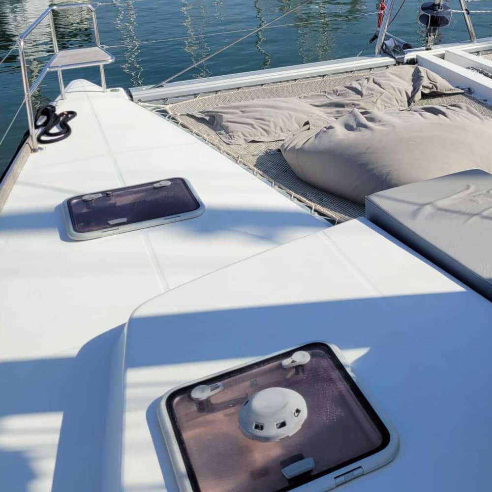 Crucero privado en catamarán: día completo en el mar