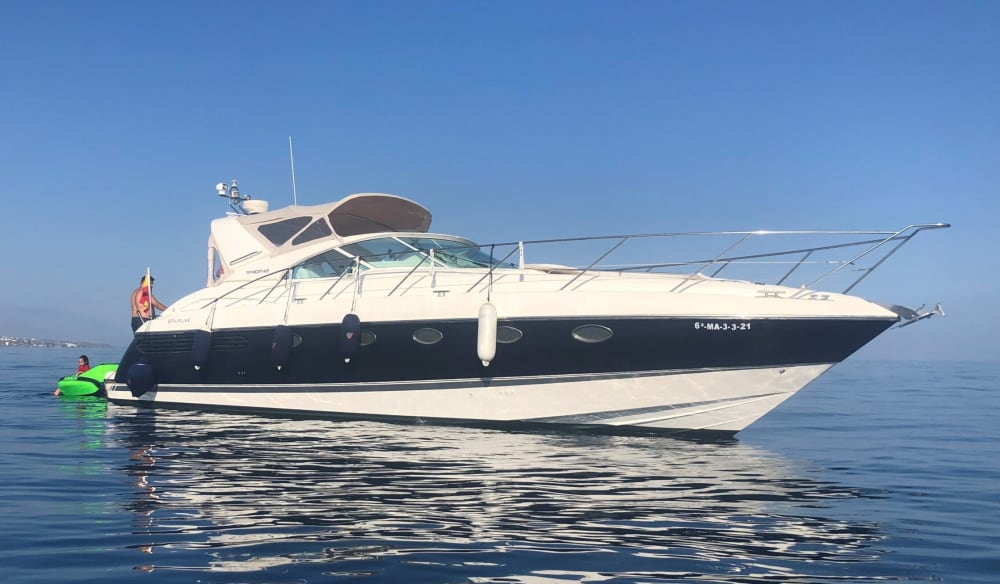 Your Málaga VIP escape: A 4h journey on a motor yacht