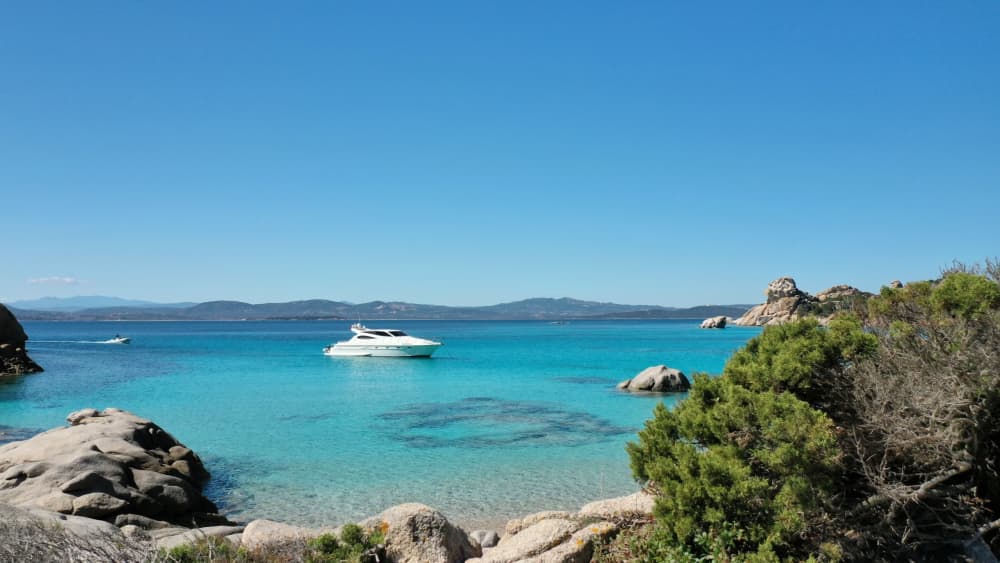 Tour de descubrimiento de islas desde Poltu Quatu: Spargi, Budelli y el norte de Maddalena