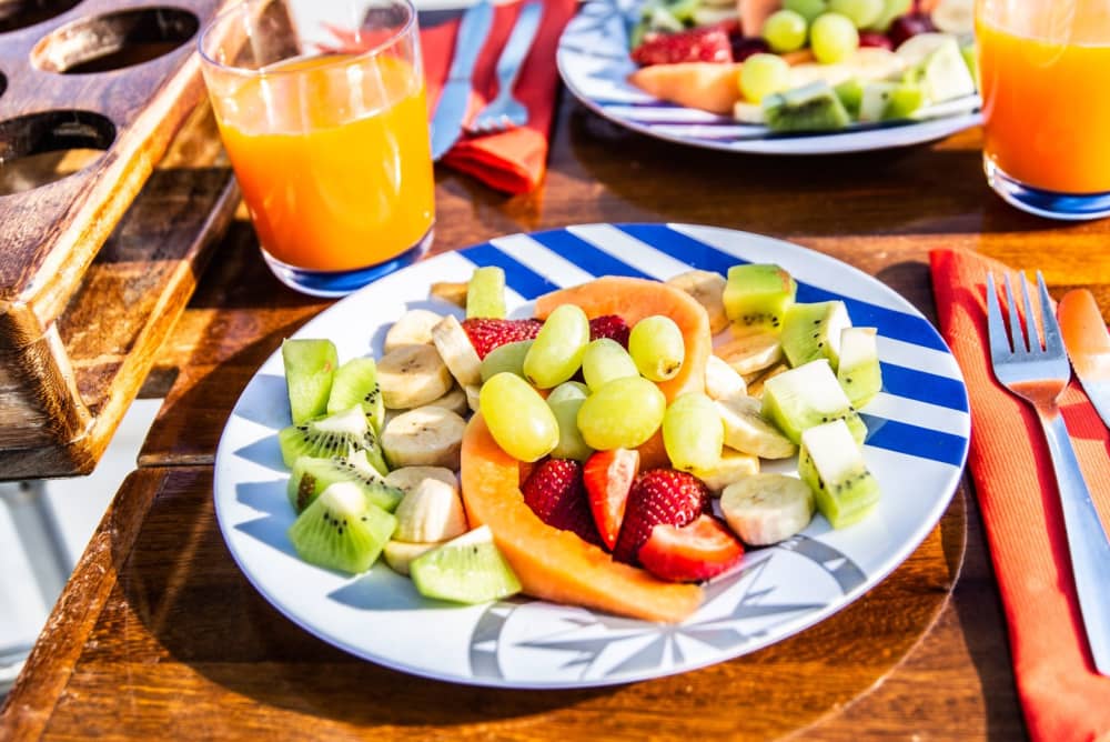 Crociera al tramonto di 6 ore: 4 spiagge e bellezze costiere