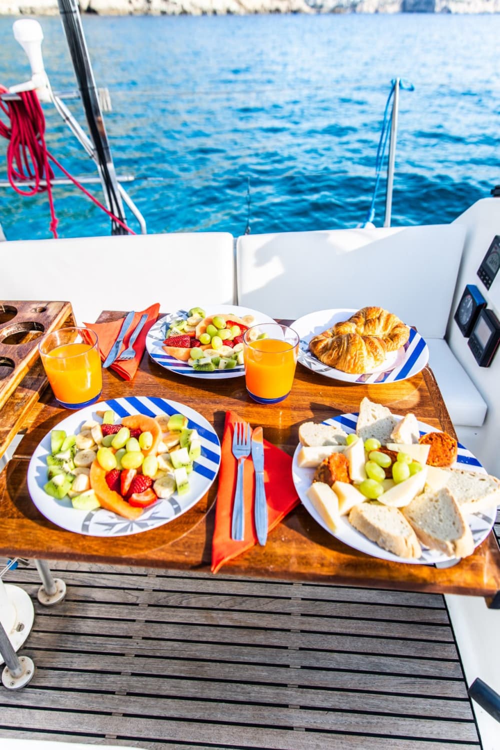 Crociera al tramonto di 6 ore: 4 spiagge e bellezze costiere