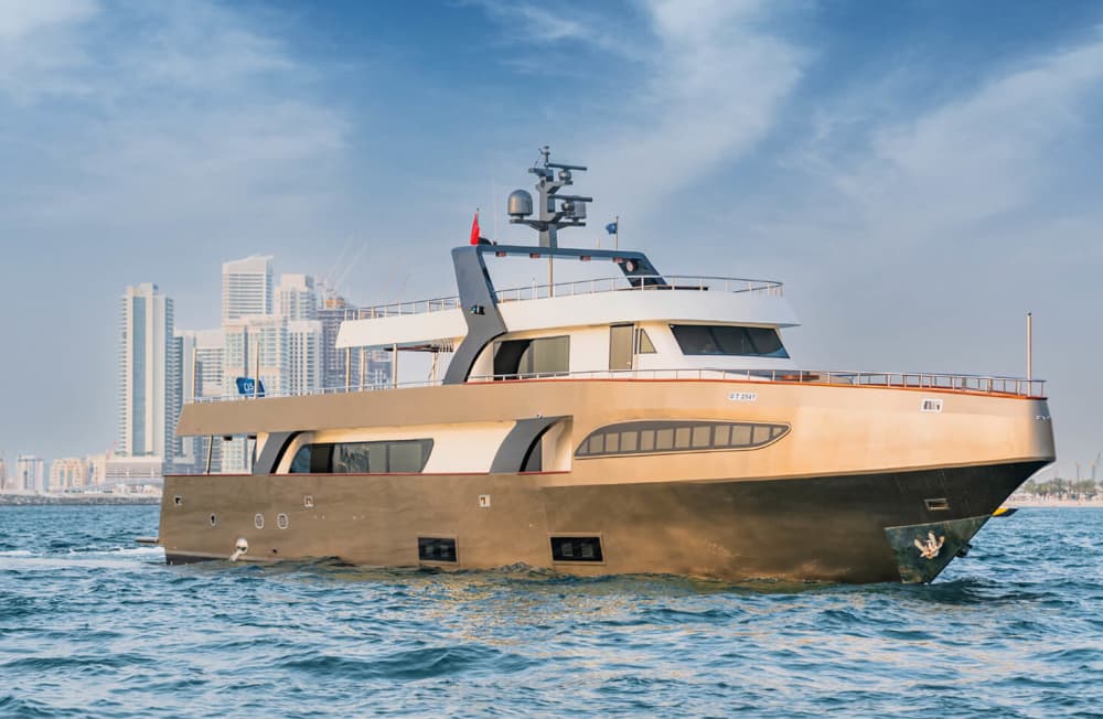 Genießen Sie eine zweistündige, stilvolle Yachtcharter mit einer Kapazität von bis zu 100 Gästen – ideal für private Veranstaltungen, Feiern und Firmenveranstaltungen. Diese Yachtcharter bietet Ihnen Komfort, Sicherheit und Eleganz und beinhaltet die exklusive Nutzung der Yacht sowie professionellen Crew-Service.