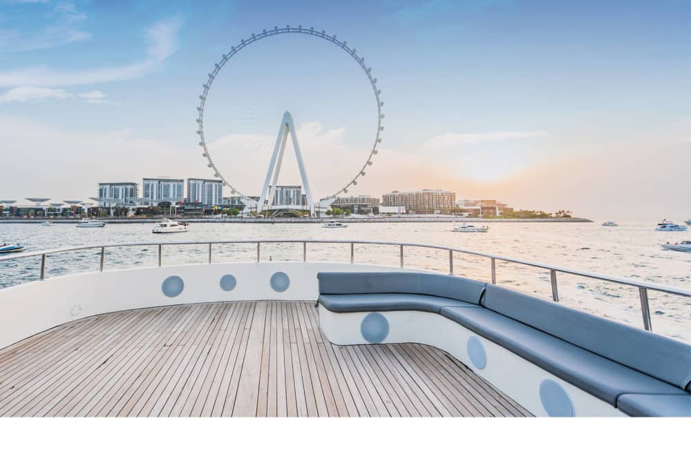 Genießen Sie eine zweistündige, stilvolle Yachtcharter mit einer Kapazität von bis zu 100 Gästen – ideal für private Veranstaltungen, Feiern und Firmenveranstaltungen. Diese Yachtcharter bietet Ihnen Komfort, Sicherheit und Eleganz und beinhaltet die exklusive Nutzung der Yacht sowie professionellen Crew-Service.