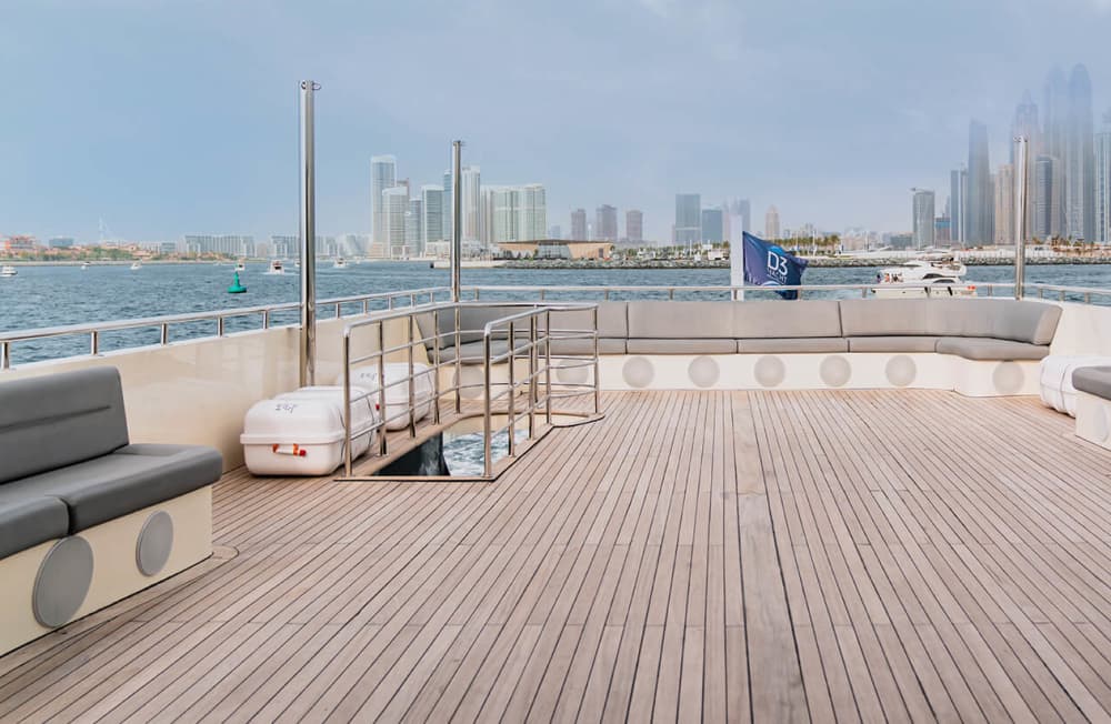 Genießen Sie eine zweistündige, stilvolle Yachtcharter mit einer Kapazität von bis zu 100 Gästen – ideal für private Veranstaltungen, Feiern und Firmenveranstaltungen. Diese Yachtcharter bietet Ihnen Komfort, Sicherheit und Eleganz und beinhaltet die exklusive Nutzung der Yacht sowie professionellen Crew-Service.