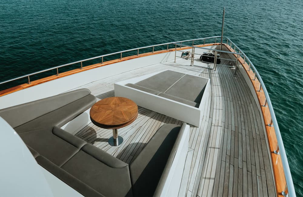 Genießen Sie eine zweistündige, stilvolle Yachtcharter mit einer Kapazität von bis zu 100 Gästen – ideal für private Veranstaltungen, Feiern und Firmenveranstaltungen. Diese Yachtcharter bietet Ihnen Komfort, Sicherheit und Eleganz und beinhaltet die exklusive Nutzung der Yacht sowie professionellen Crew-Service.